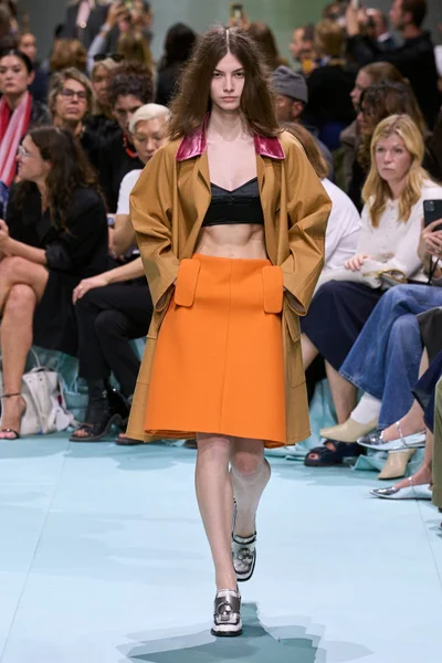 Look 38